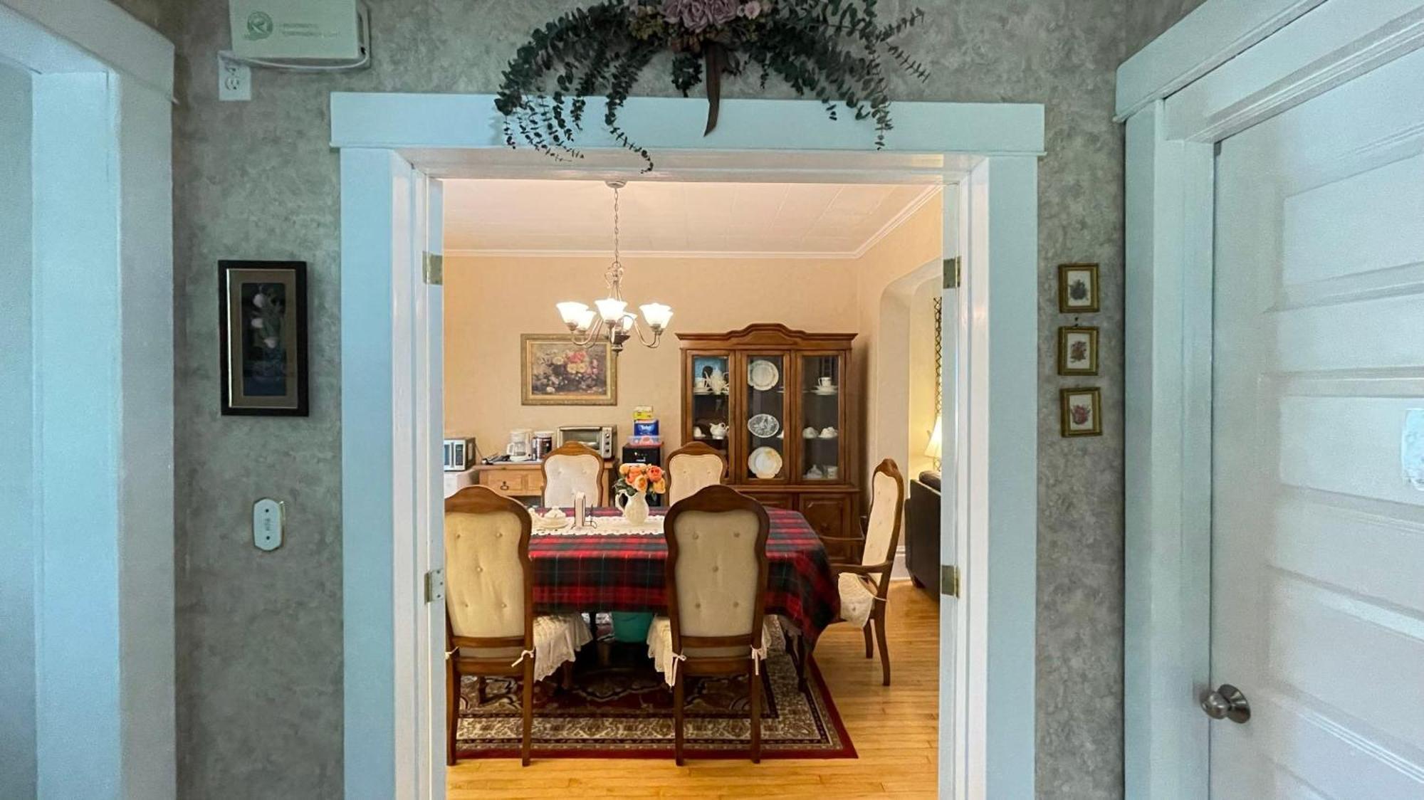 Strathaird Bed And Breakfast Niagara Bagian luar foto