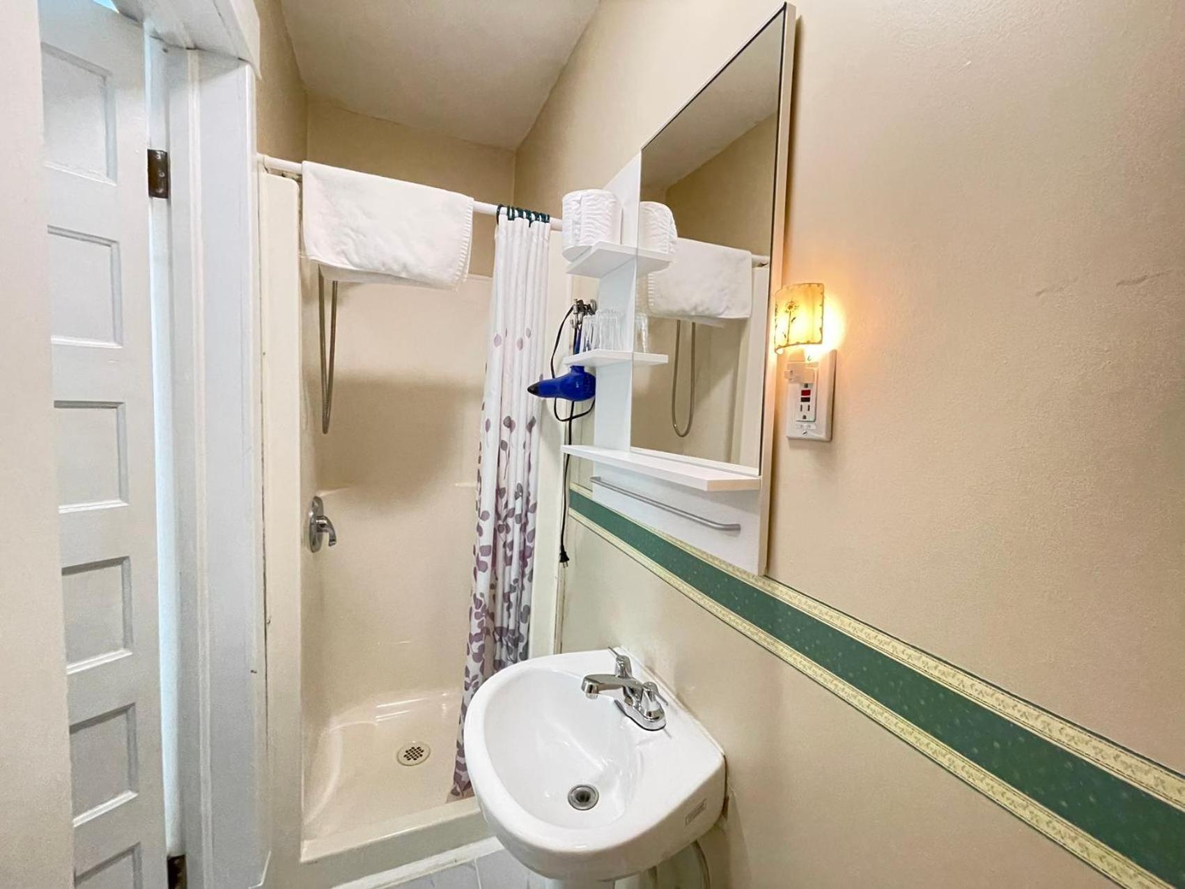 Strathaird Bed And Breakfast Niagara Bagian luar foto