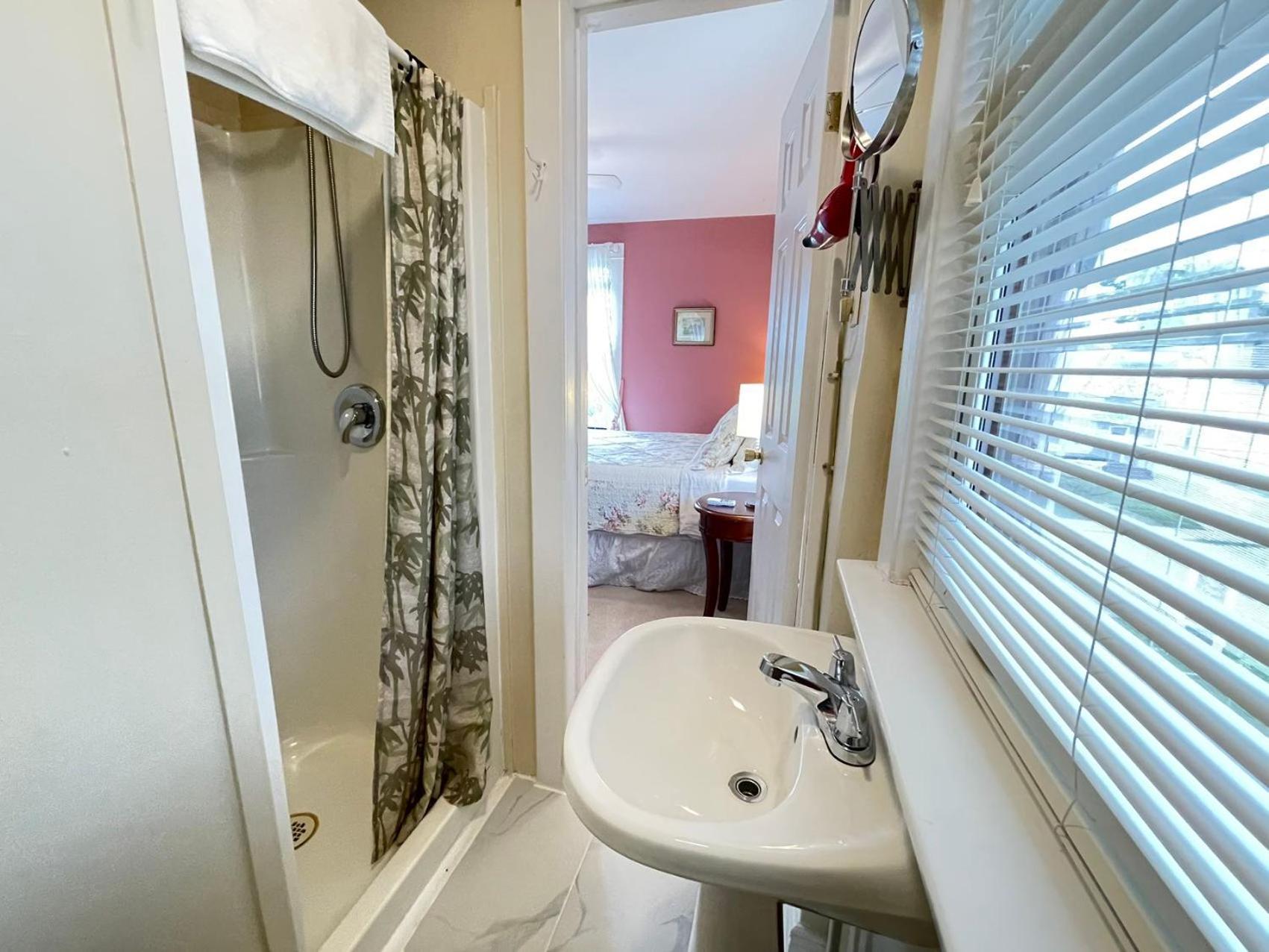 Strathaird Bed And Breakfast Niagara Bagian luar foto