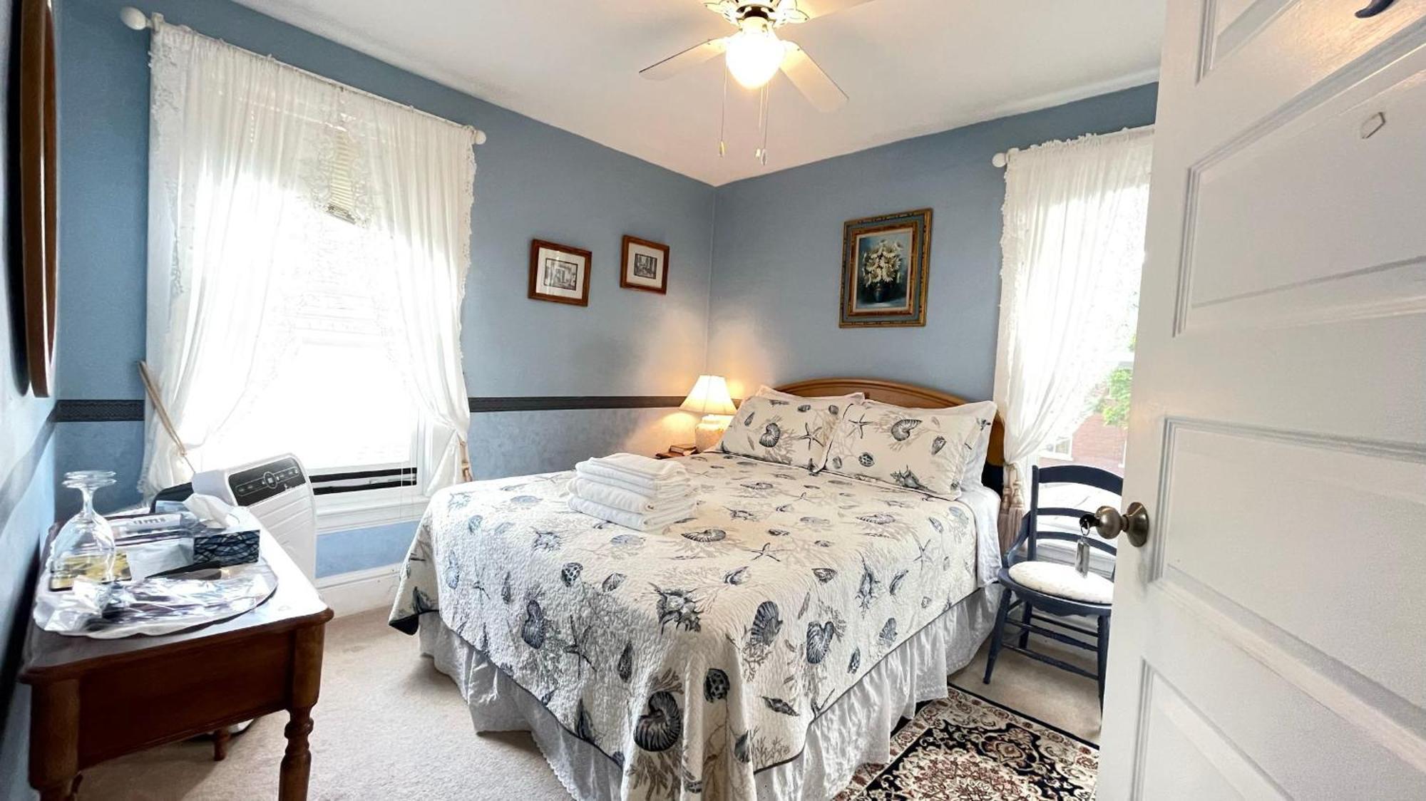 Strathaird Bed And Breakfast Niagara Bagian luar foto