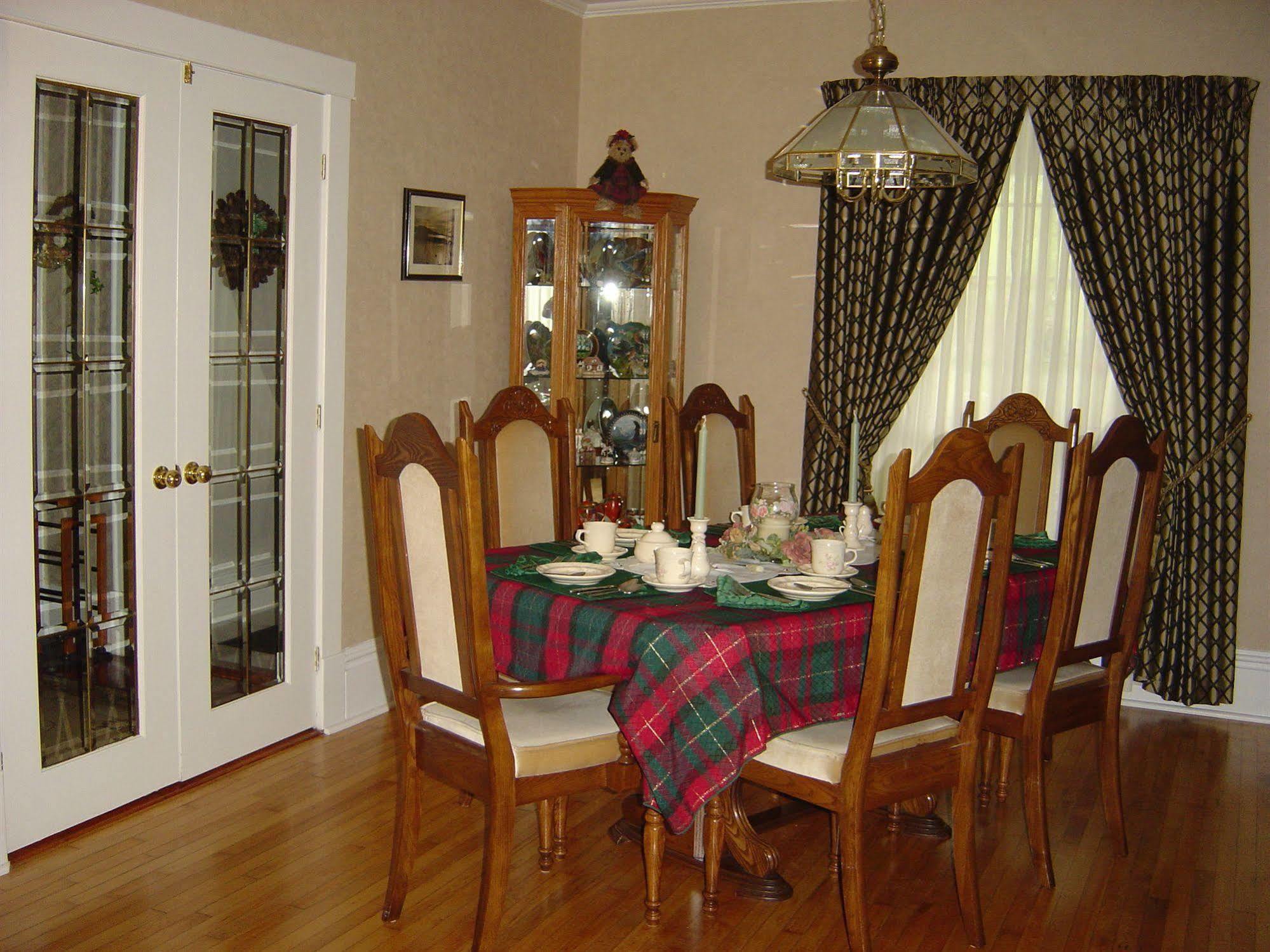 Strathaird Bed And Breakfast Niagara Bagian luar foto
