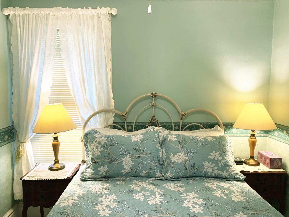 Strathaird Bed And Breakfast Niagara Bagian luar foto
