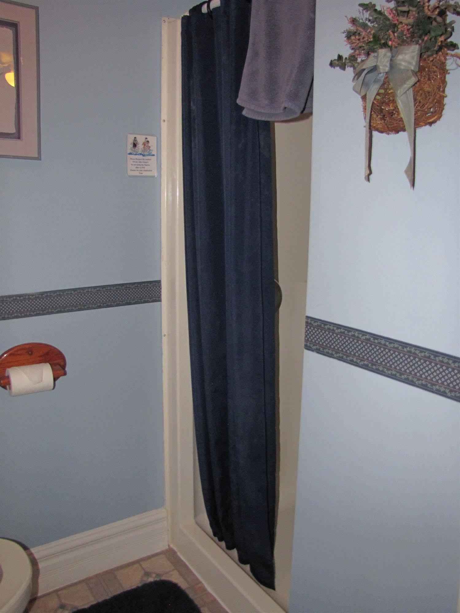 Strathaird Bed And Breakfast Niagara Bagian luar foto