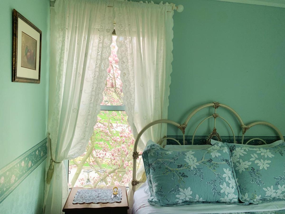 Strathaird Bed And Breakfast Niagara Bagian luar foto